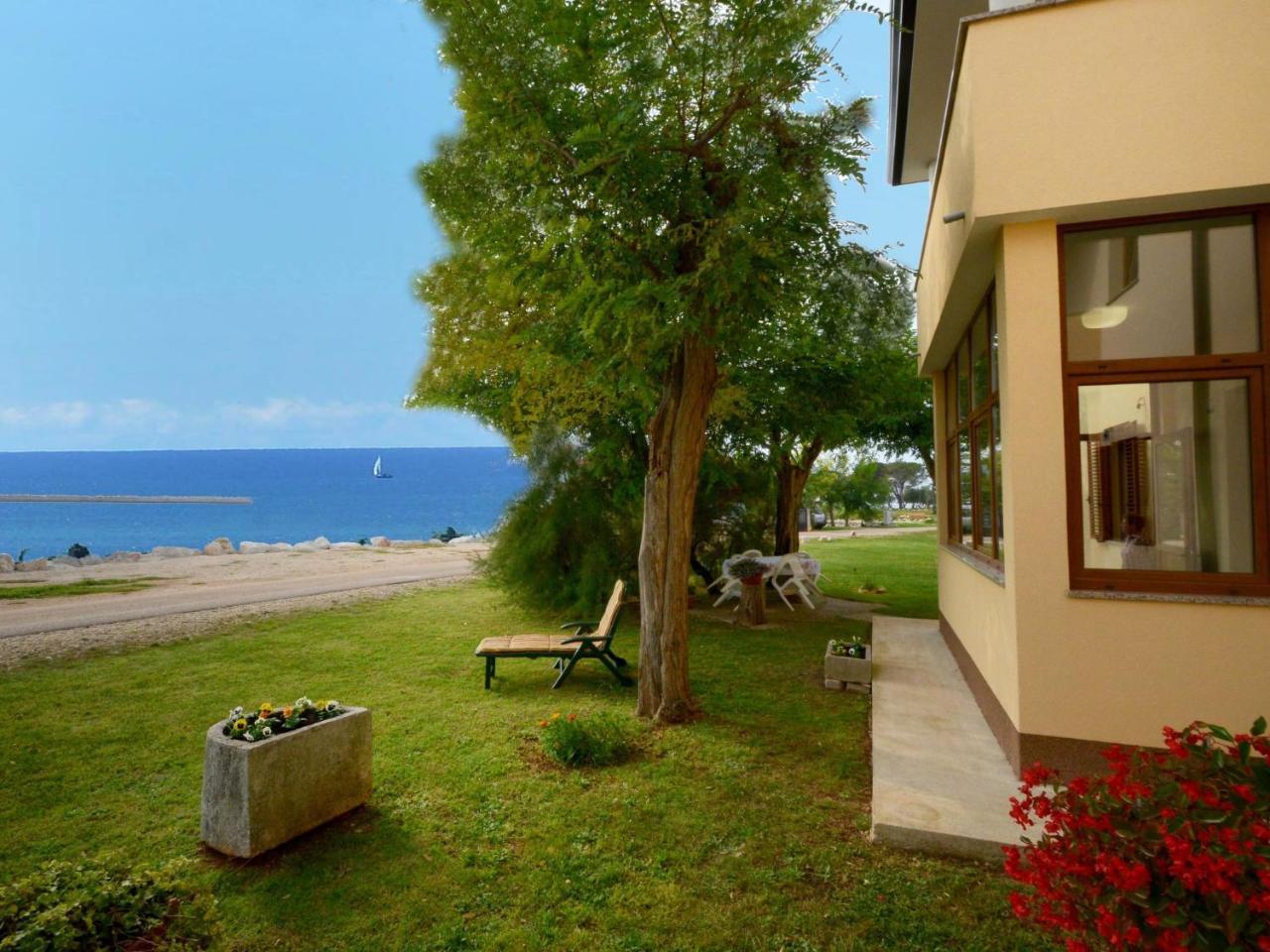 Lucilla-1 Apartment *